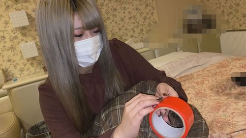 无码巨屌活塞中出蓬松长发少女，快乐与痛苦交织